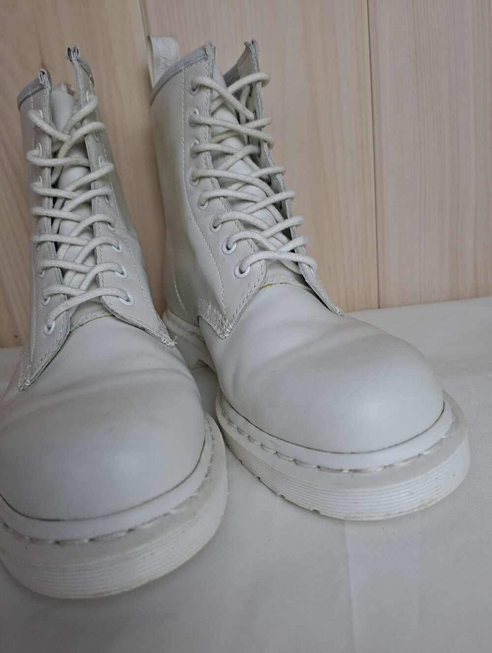 Dr Martens 1460 Mono UNISEX White Combat Boot Harley Quinn Cosplay Grunge - Picture 3 of 16